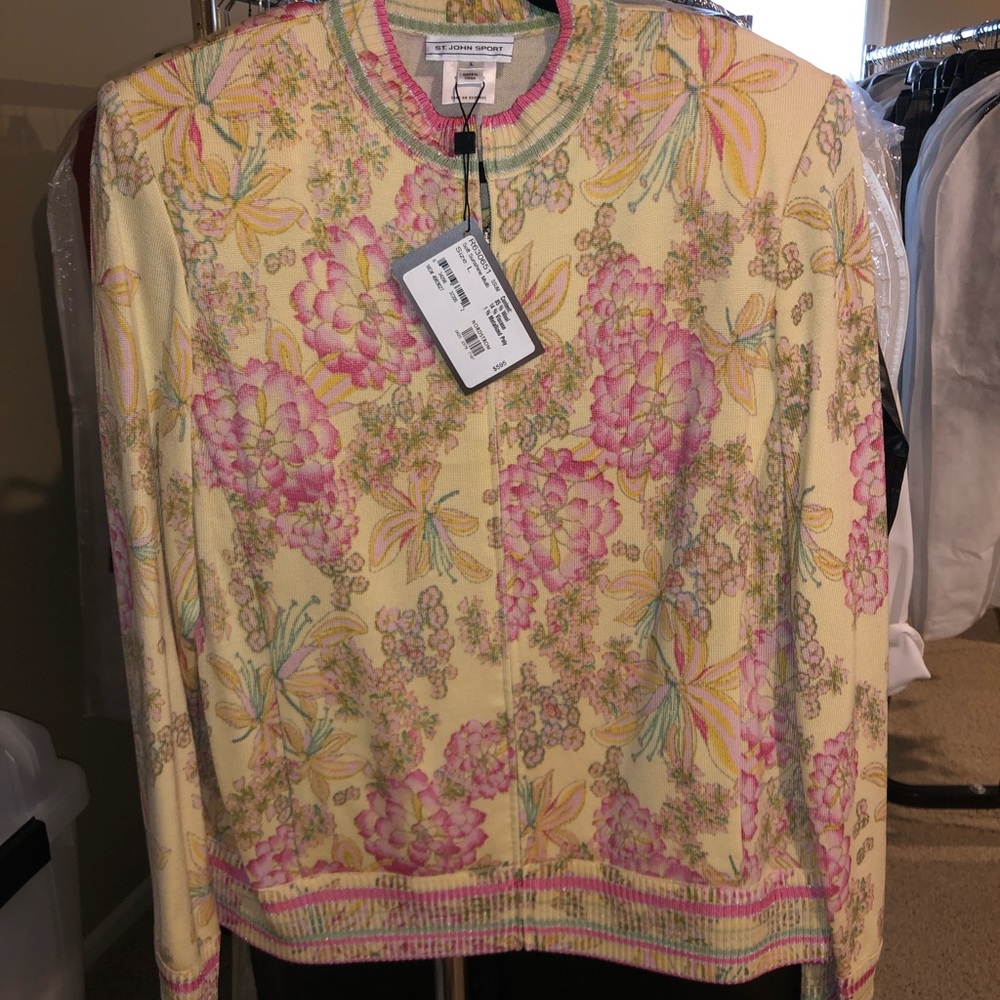 St. John 2-piece Jacket and Undershirt